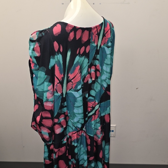 torrid Pastel Floral Top in Mint & Soft Pink - Picture 6 of 10